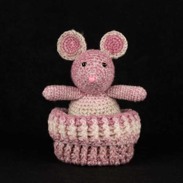 Mousie with matching hat by Carol Hanson, Image 18.