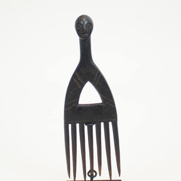 Comb (Luba People, Congo) by Unknown, Image 1.