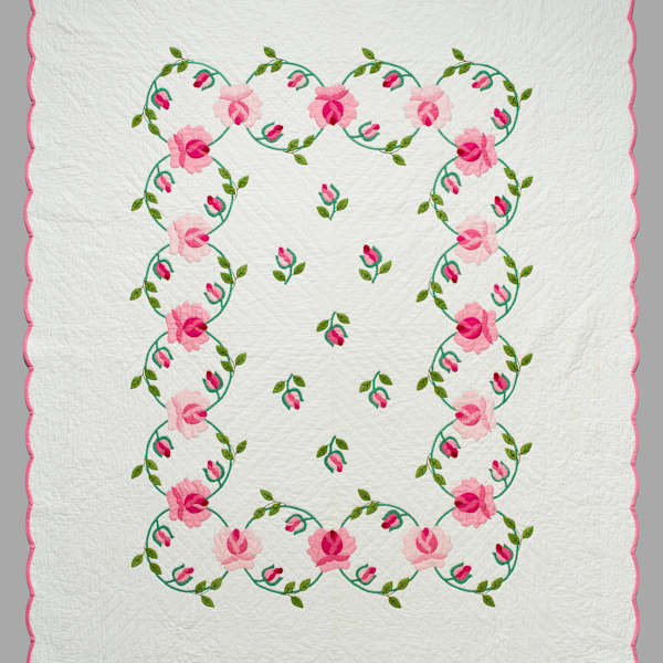 Rose Garland Quilt by Dorothy MacCallum, Image 1.