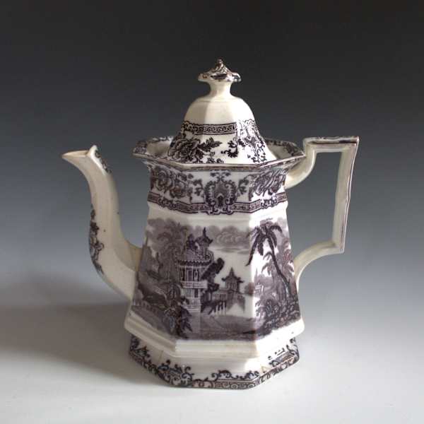 Teapot by Davenport, Image 1.