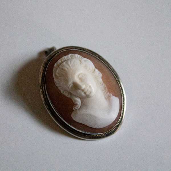Cameo by Camexco, Image 1.