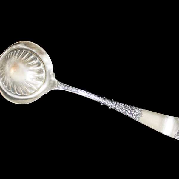 Gravy Ladle by William Rogers Mfg. Co., Image 2.