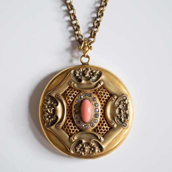 Locket by W. & S. Blackinton, Image 3.