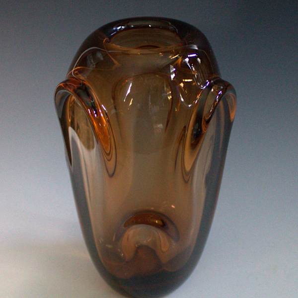 Vase by Jan Kotík, Beránek Skrdlovice Glass Works, Image 3.