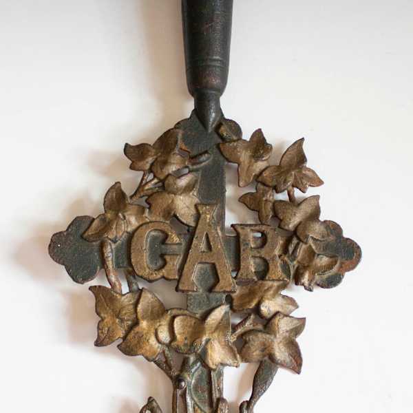 Grave Vase by Gleason & Bailey Mfg. Co., Image 1.