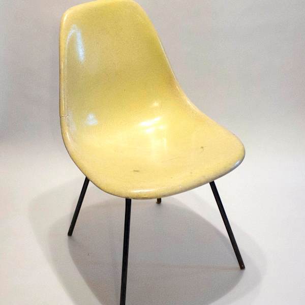 Shell Chair by Herman Miller, Image 1.
