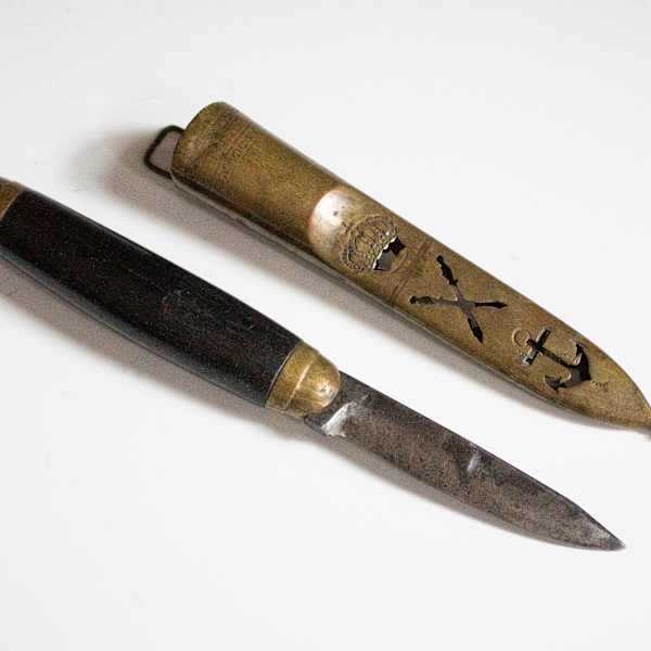 Knife by Gustaf Johan Berg, Image 2.