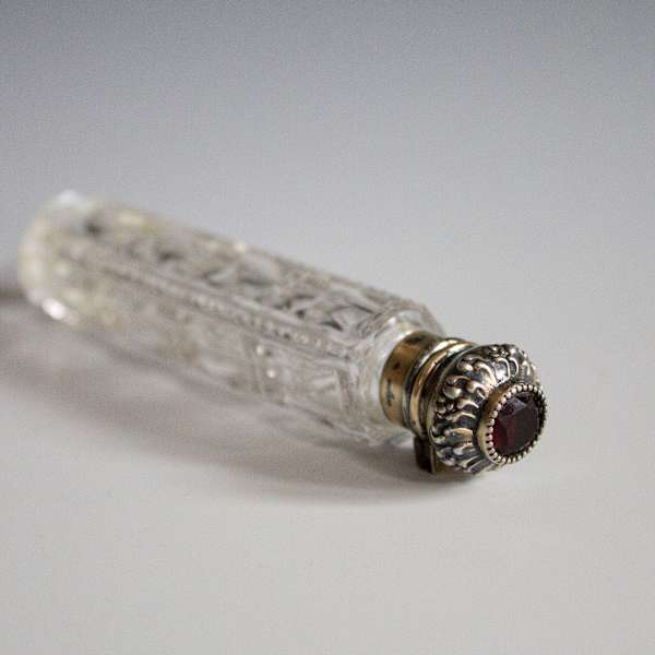 Chatelaine Perfume by J.W. Reddall, Image 2.