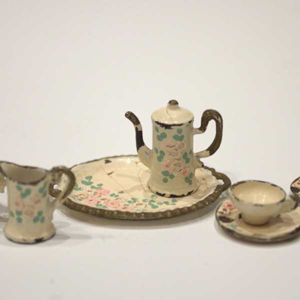 Tea Set by Tootsie Toy, Image 1.