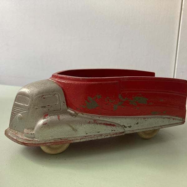 car toy by Sun Rubber Co., Image 1.
