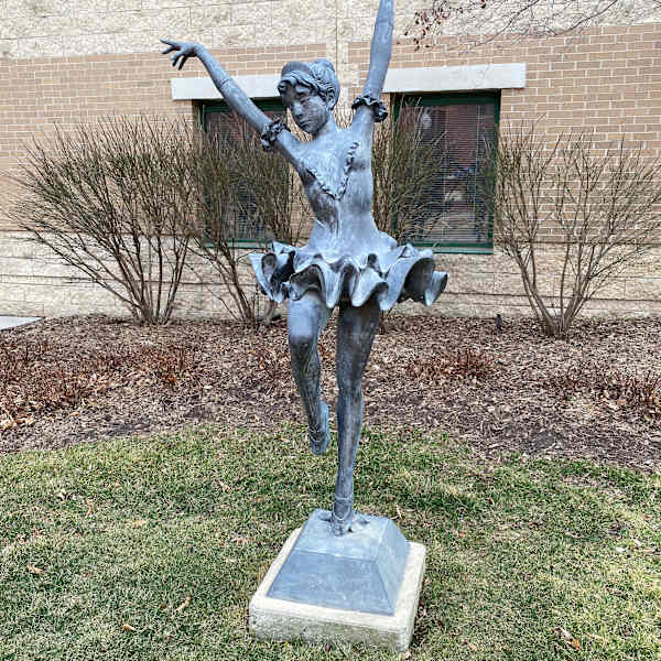 Ballerina by Pierre Le Faguays, Image 4.