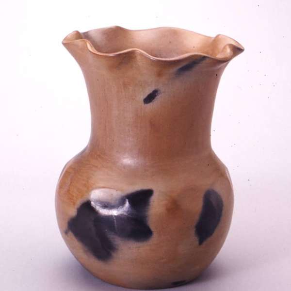 Vase by Nola Campbell, Image 1.