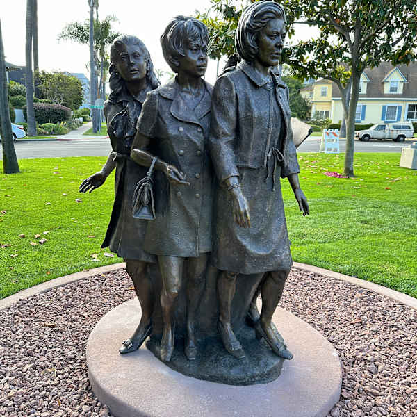 League of Wives Memorial by Christopher Slatoff, Elisabeth Pollnow, Image 1.