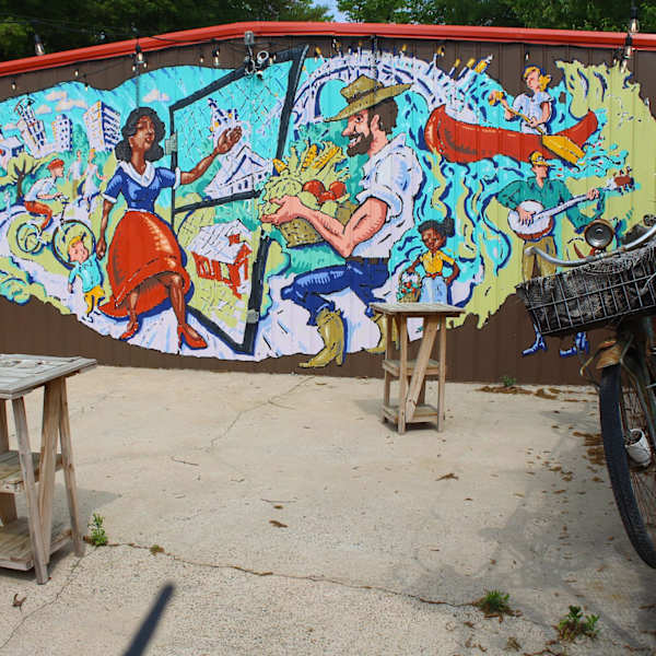 Cola Town Bike Collective Mural by Trahern Cook, Image 1.
