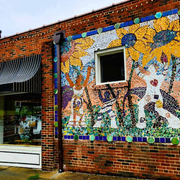 Westover Mosiac (Wall Mosaic at Reid's Fine Furnishing) by Polly Branch, Anne Pfeiffer, Image 1.