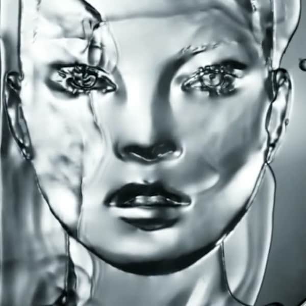 Kate Moss by Mario Testino, Image 1.