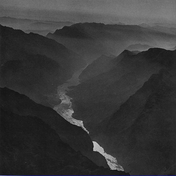 Yangtze River by Dmitri Kessel, Image 1.