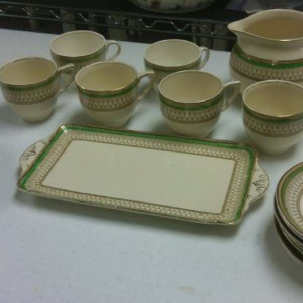 21 Piece Sandwich Set with Green Design by J&G Meakin, Image 1.