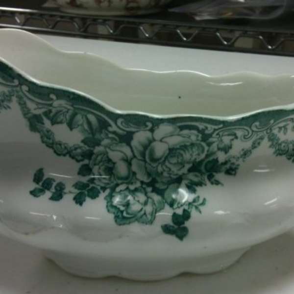Green and White Floral Gravyboat by Alfred Meakin, Image 1.