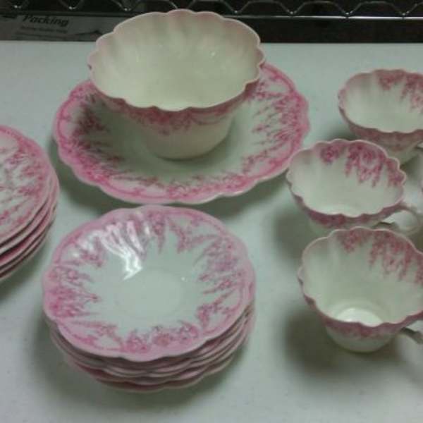 20 Piece Tea Set with Pink Design by Bridgewood, Image 1.