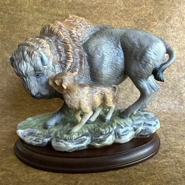 Homco Masterpiece Porcelain Endangered Species Series American Bison with Calf by Mineo Mizuno, Image 6.