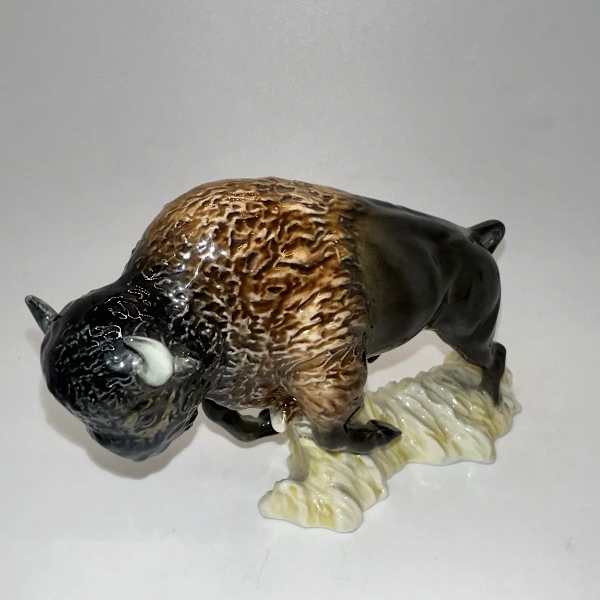 Goebel Bison by Gerhard Skrobek, Image 1.
