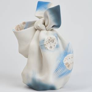 Furoshiki Teapot by Masako Miyata  Image: Photo credit: Alexis Oltmer