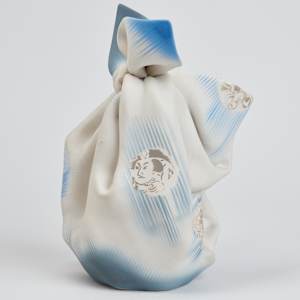 Furoshiki Teapot by Masako Miyata  Image: Photo credit: Alexis Oltmer