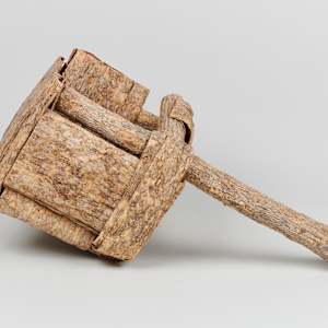 Elm Bark Box by Dorothy Gill Barnes  Image: Photo credit: Alexis Oltmer