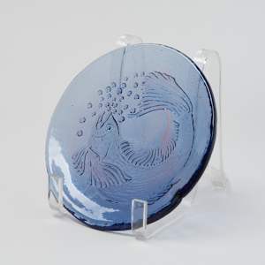 Blue Plate with Fish Design by Chet Cole  Image: Photo credit: Alexis Oltmer