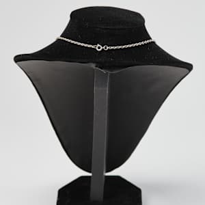 Pendant by Alexandra Raphael Placzek  Image: Photo credit: Alexis Oltmer