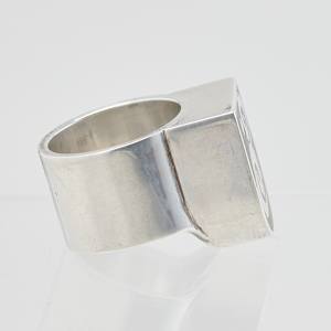Ring by Hiroko Swornik  Image: Photo credit: Alexis Oltmer