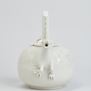 Dragon Teapot by Patricia Probst Gilman  Image: Photo credit: Alexis Oltmer