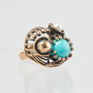 Ring with Stones by Lee Peck  Image: Photo credit: Alexis Oltmer