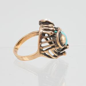 Ring with Stones by Lee Peck  Image: Photo credit: Alexis Oltmer