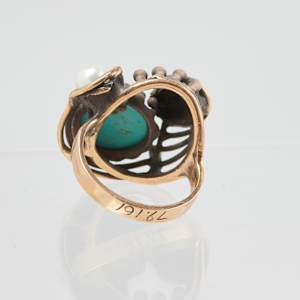 Ring with Stones by Lee Peck  Image: Photo credit: Alexis Oltmer