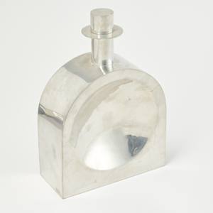 Flask by Bruce Guyot  Image: Photo credit: Alexis Oltmer