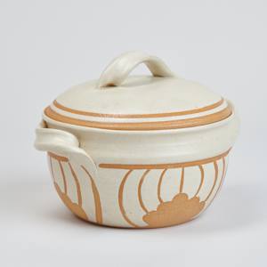 Casserole Dish with Lid by Sally Ann Endleman  Image: Photo credit: Alexis Oltmer