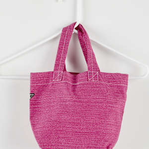 Cat Purse by Pat Berrini  Image: Photo credit: Alexis Oltmer