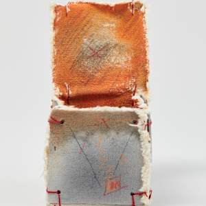 Box with Hinged Lid by Kathleen Keenan  Image: Photo credit: Alexis Oltmer