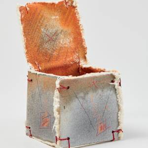 Box with Hinged Lid by Kathleen Keenan  Image: Photo credit: Alexis Oltmer