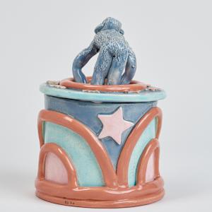 Covered Container with Lid by Jan Mrozinski Crooker  Image: Photo credit: Alexis Oltmer