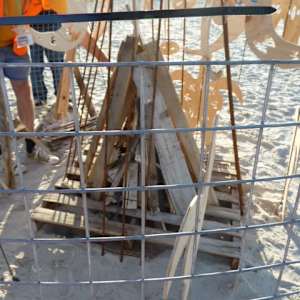 Fire sculpture by Danièle Lamarche-Sarvia neo figurativism, figurative expressionism  painter  Image: the nest for the fire works I was instructed over the phone by the pyrothecs 