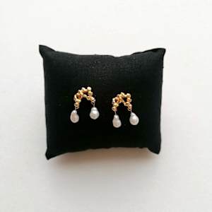 WT Two Pearl earrings by Rita GOBIN