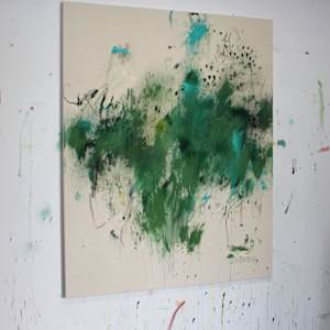 IM MOOSGRÜN (WRAPPED IN MOSSGREEN) by Daniela Schweinsberg  Image: In the studio