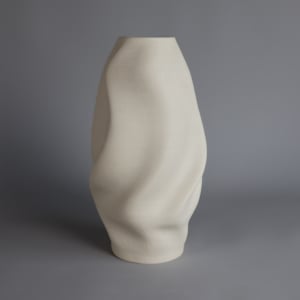 Vessel 6 (porcelain) by Topher Gent 