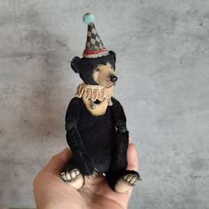 Circus malayan bear by Aya Sakai 