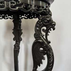 Table (oval) 