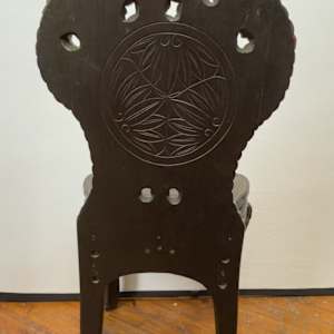 Rounded Asian chair 1 