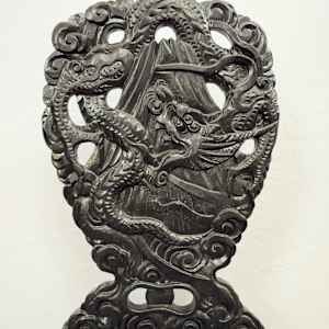 Rounded Asian chair 1 